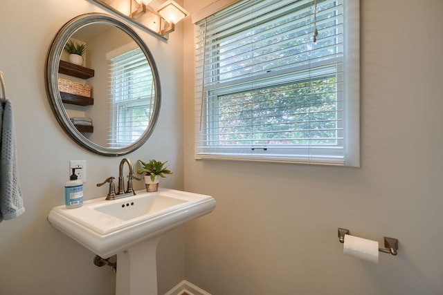6676 Woodsedge Dr, Reynoldsburg, OH 43068 - bathroom with healthy amount of natural light