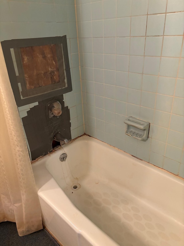 54 Appleview Ct, Howard, OH 43028 - bathroom featuring a tub to relax in