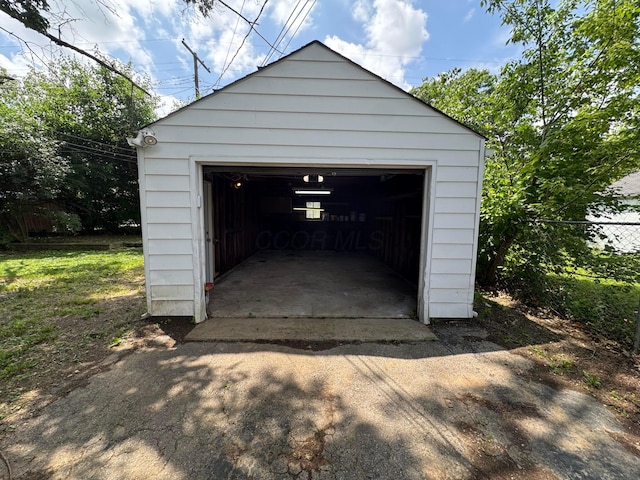 139 S Ashburton Rd, Columbus, OH 43213 - view of detached garage
