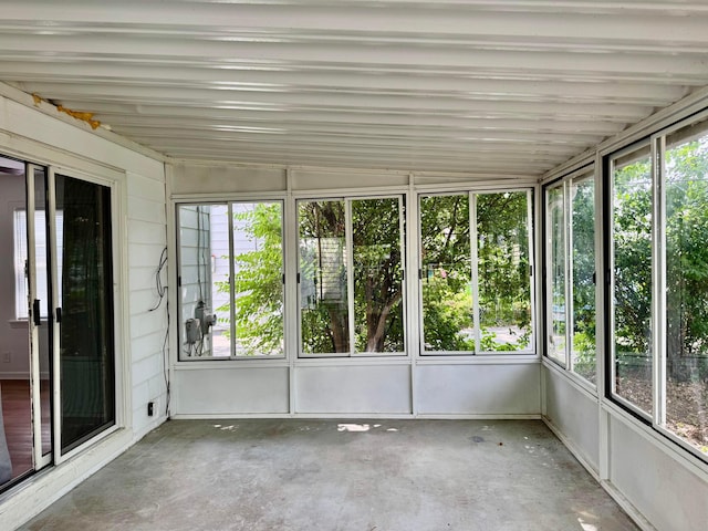 139 S Ashburton Rd, Columbus, OH 43213 - view of unfurnished sunroom