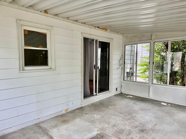 139 S Ashburton Rd, Columbus, OH 43213 - view of unfurnished sunroom