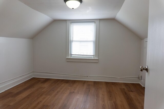 139 S Ashburton Rd, Columbus, OH 43213 - bonus room with vaulted ceiling and wood finished floors