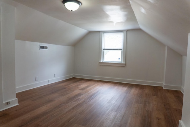 139 S Ashburton Rd, Columbus, OH 43213 - bonus room featuring wood finished floors and vaulted ceiling