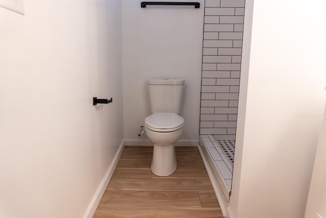 139 S Ashburton Rd, Columbus, OH 43213 - bathroom featuring a shower stall and wood finished floors