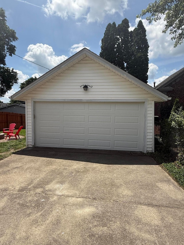 552 E 5th Ave, Lancaster, OH 43130 - view of detached garage