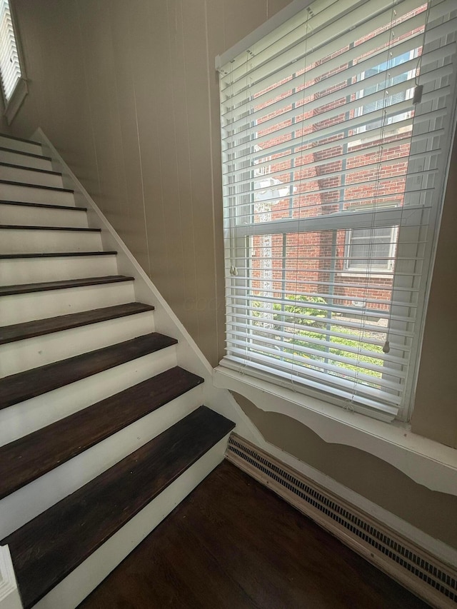 552 E 5th Ave, Lancaster, OH 43130 - stairway with wood finished floors