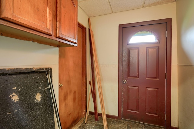 514 S Columbus St, Lancaster, OH 43130 - entryway featuring a paneled ceiling and baseboards