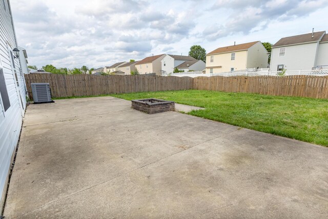 5480 Rothermund Dr, Canal Winchester, OH 43110 - fenced backyard with a patio area and a residential view