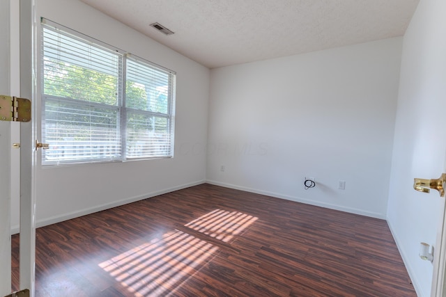 5480 Rothermund Dr, Canal Winchester, OH 43110 - unfurnished room with wood finished floors and a textured ceiling