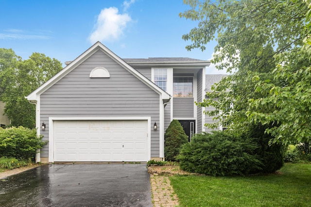 7774 Kingman Pl, Lewis Center, OH 43035 - traditional-style house featuring driveway and a garage