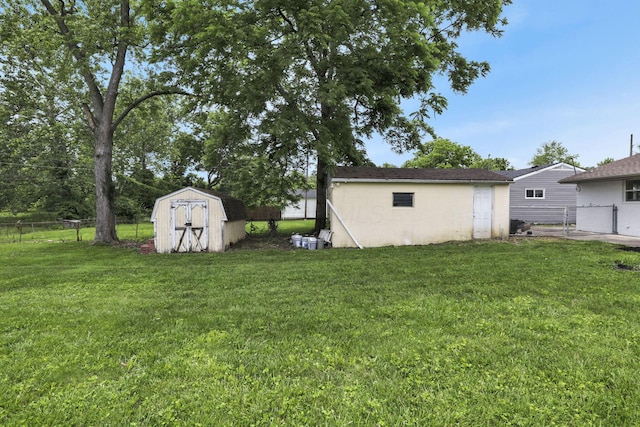 3749 Dort Pl, Columbus, OH 43227 - view of yard featuring a shed