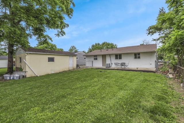 3749 Dort Pl, Columbus, OH 43227 - back of property with a patio