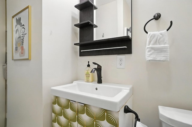 626 S 22nd St, Columbus, OH 43205 - bathroom featuring a sink and toilet