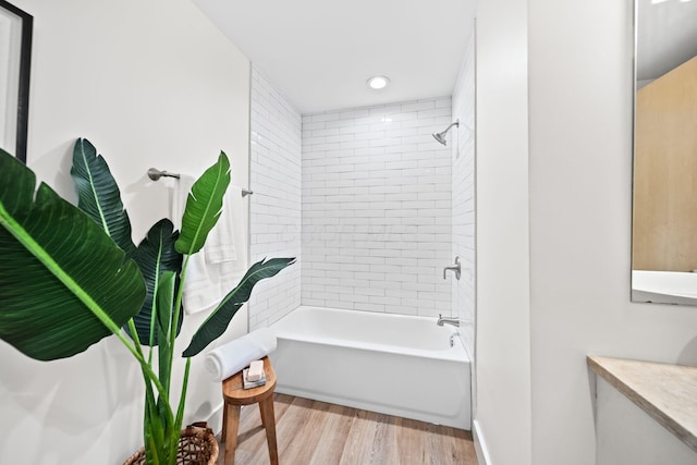 150 E Main St Unit 512, Columbus, OH 43215 - full bathroom with wood finished floors, shower / washtub combination, vanity, and recessed lighting