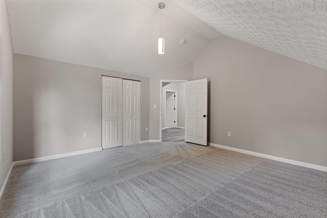 1664 S Champion Ave, Columbus, OH 43207 - bonus room featuring light carpet, lofted ceiling, and a textured ceiling