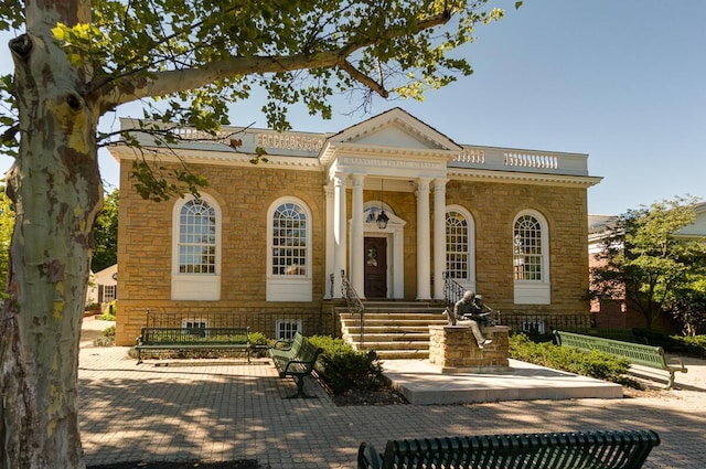150 Pinehurst Dr, Granville, OH 43023 - greek revival inspired property with stone siding