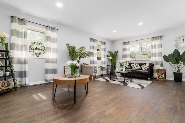 1174 Belden Rd, Columbus, OH 43229 - living area featuring wood finished floors and recessed lighting