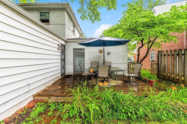 2909 Bryden Rd, Columbus, OH 43209 - view of patio / terrace with outdoor dining space and a wooden deck