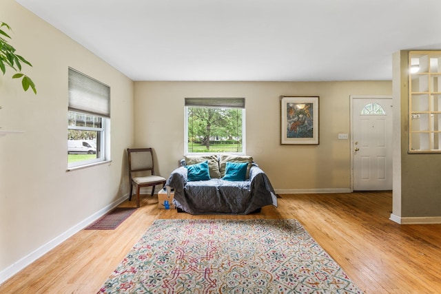2909 Bryden Rd, Columbus, OH 43209 - living area featuring wood finished floors