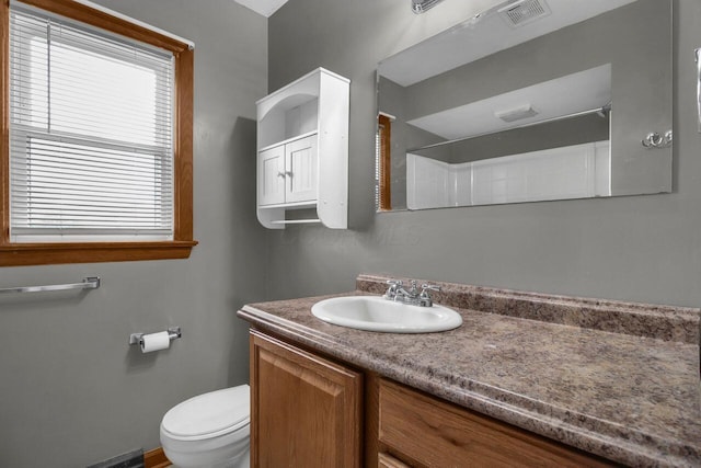 824 Colonial Dr, Heath, OH 43056 - bathroom featuring vanity and a shower