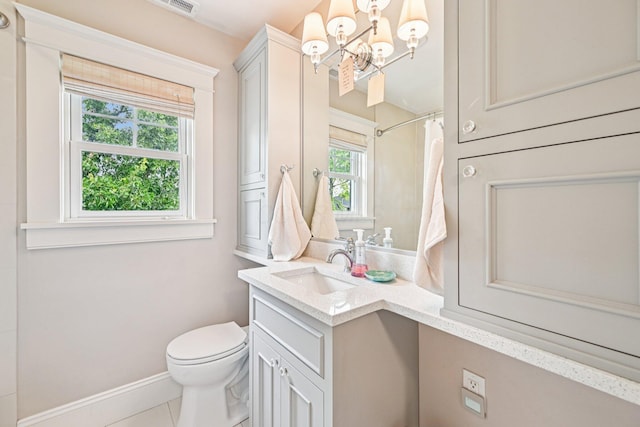 1968 Coventry Rd, Upper Arlington, OH 43212 - full bathroom with plenty of natural light, vanity, a chandelier, and curtained shower