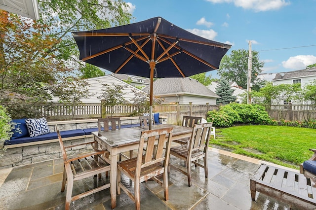 1968 Coventry Rd, Upper Arlington, OH 43212 - fenced backyard with a patio and outdoor dining space