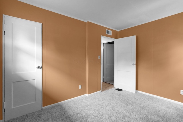 1086 S Hampton Rd, Columbus, OH 43227 - unfurnished bedroom with carpet and ornamental molding