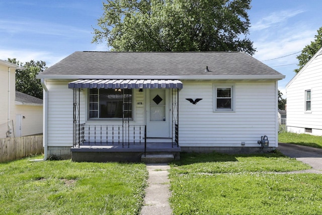 678 E Fair Ave, Lancaster, OH 43130 - bungalow featuring roof with shingles and covered porch