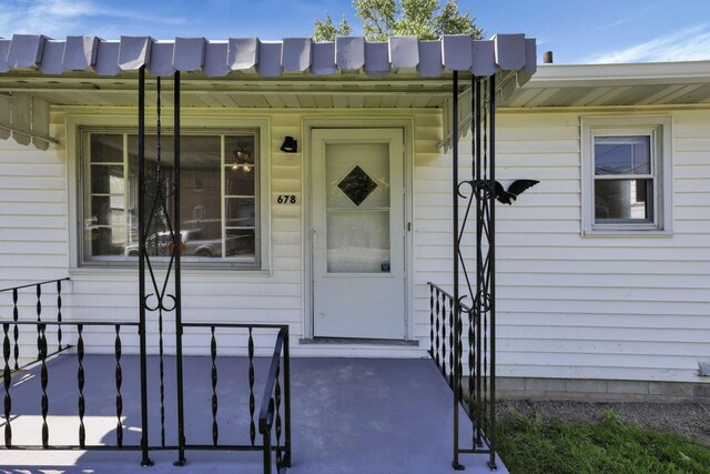 678 E Fair Ave, Lancaster, OH 43130 - doorway to property