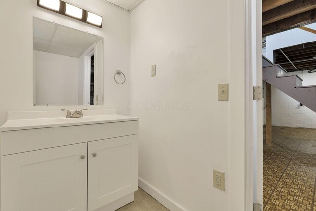 678 E Fair Ave, Lancaster, OH 43130 - bathroom with vanity
