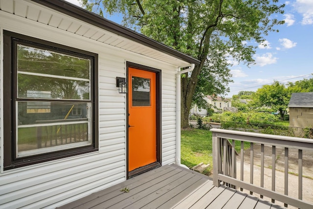 1358 Moler Rd, Columbus, OH 43207 - view of wooden terrace