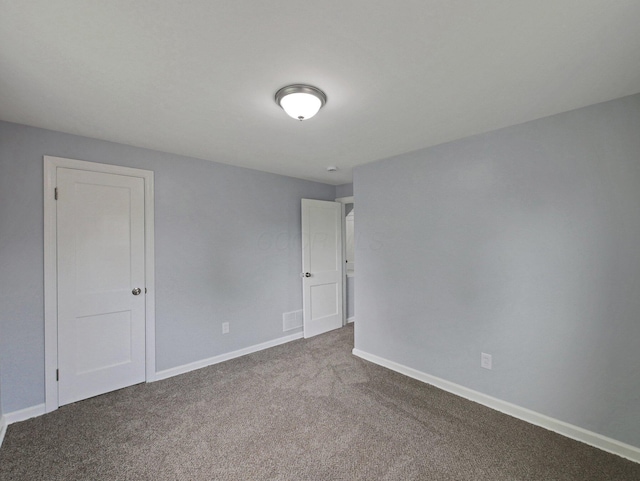 315 S Southampton Ave, Columbus, OH 43204 - carpeted empty room with baseboards