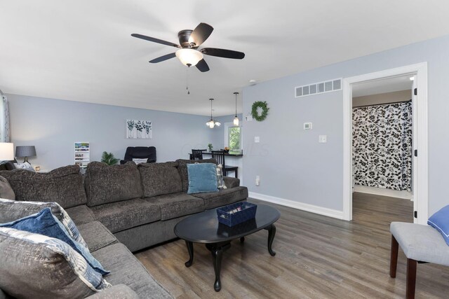 674 Greenbriar Cir, Howard, OH 43028 - photo 9