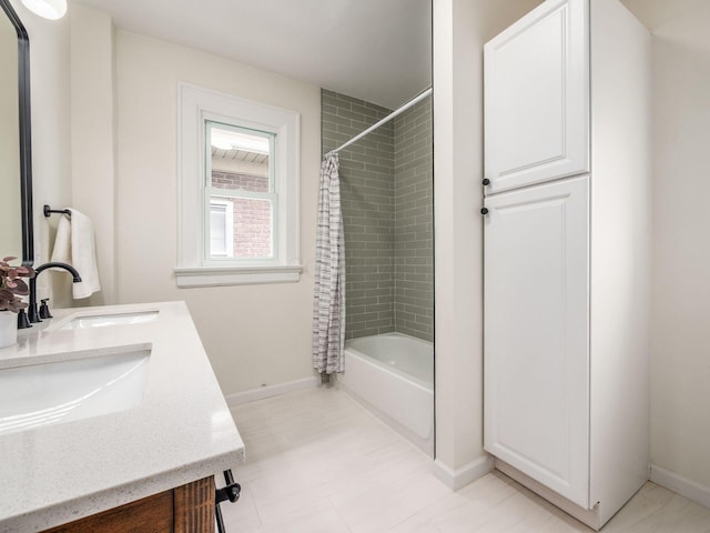 935 S Ohio Ave, Columbus, OH 43206 - bathroom with shower / bath combo and double vanity