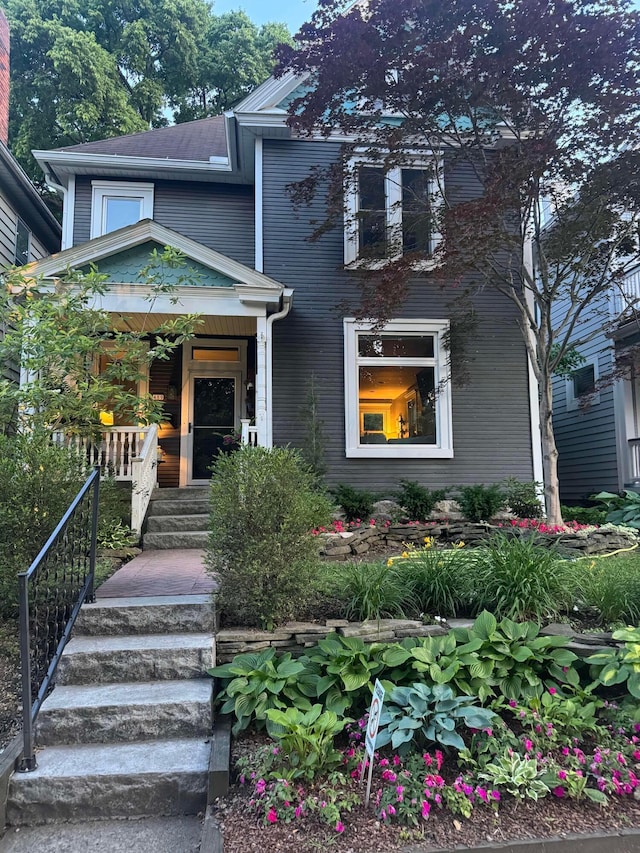 489 W 4th Ave, Columbus, OH 43201 - view of front of home featuring a porch