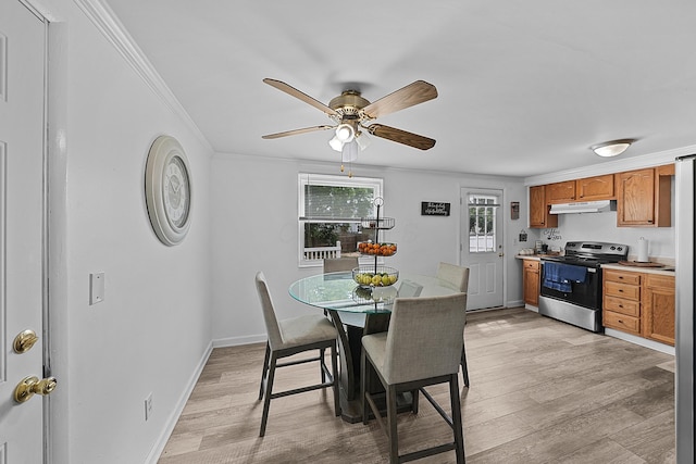 1310 Sweetbay Pl, Galloway, OH 43119 - dining room with crown molding, light wood-style floors, and ceiling fan