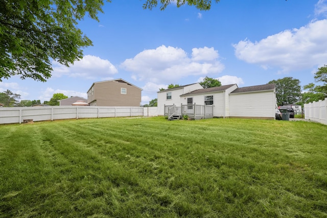 1310 Sweetbay Pl, Galloway, OH 43119 - fenced backyard featuring a deck