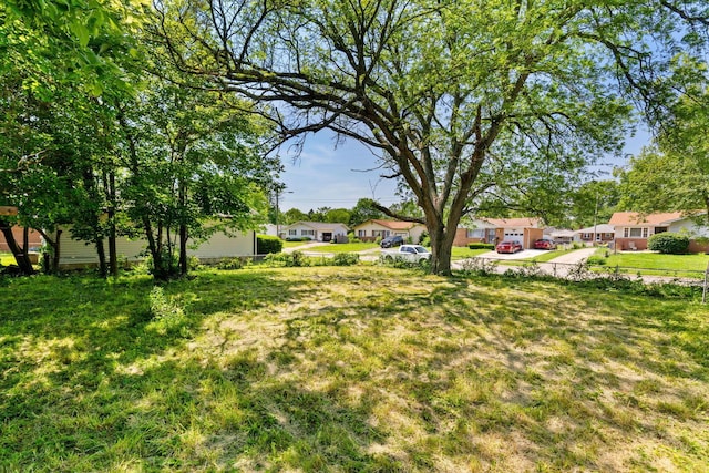 1894 Orlando Rd, Columbus, OH 43232 - view of yard featuring a residential view