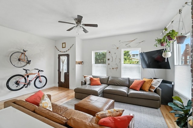 192 E Morrill Ave, Columbus, OH 43207 - living area featuring light wood-style floors and a ceiling fan