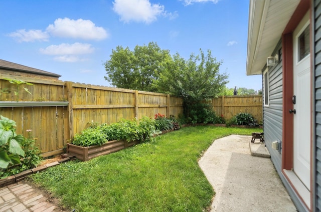 192 E Morrill Ave, Columbus, OH 43207 - fenced backyard with a patio