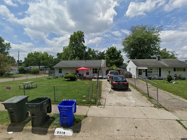 3519 Ontario St, Columbus, OH 43224 - view of front of house featuring driveway