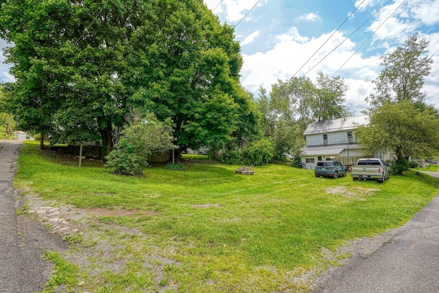 206 W Water St, New Lexington, OH 43764 - view of green lawn
