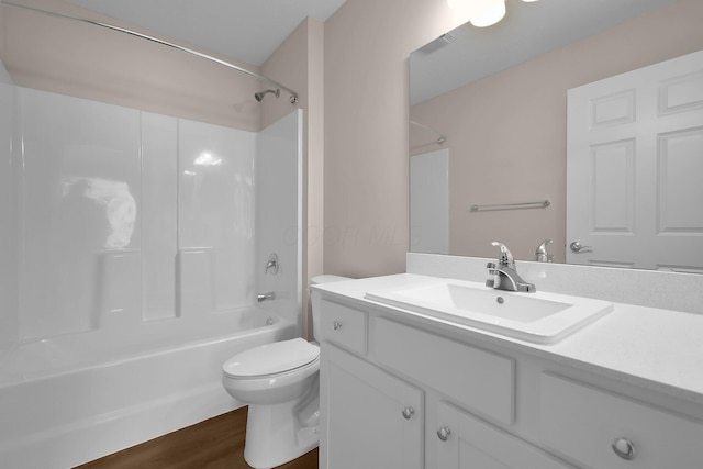 763 Whitetail Loop, Newark, OH 43055 - full bath with vanity, tub / shower combination, and wood finished floors