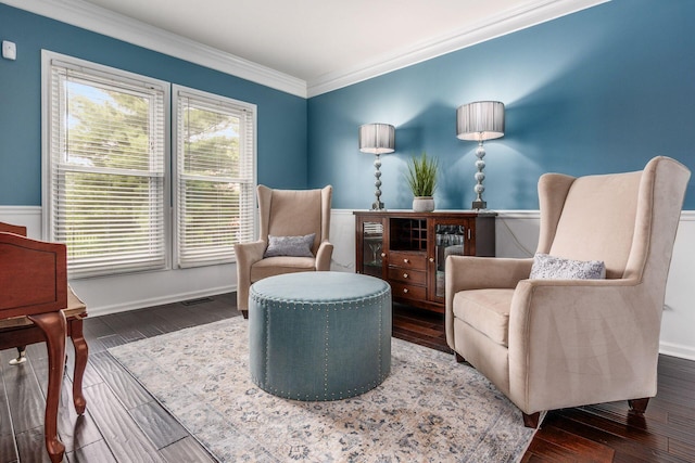 333 Quarter Way, Delaware, OH 43015 - sitting room with crown molding and wood finished floors