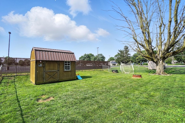 328 Maple Ave, Utica, OH 43080 - fenced backyard with a storage shed