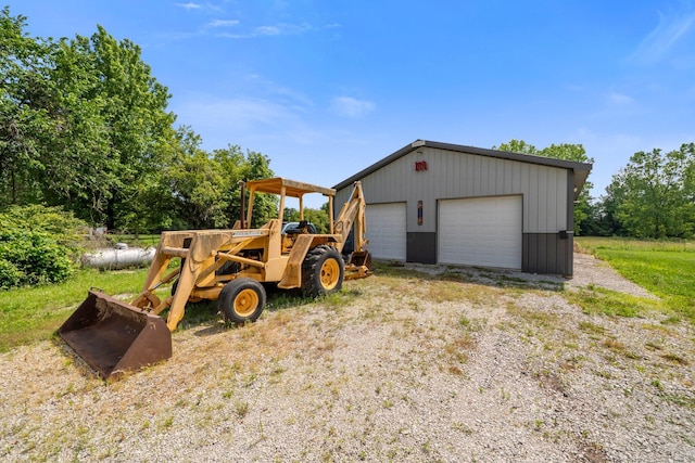 5373 Summit Rd SW, Pataskala, OH 43062 - exterior space featuring a garage and an outdoor structure