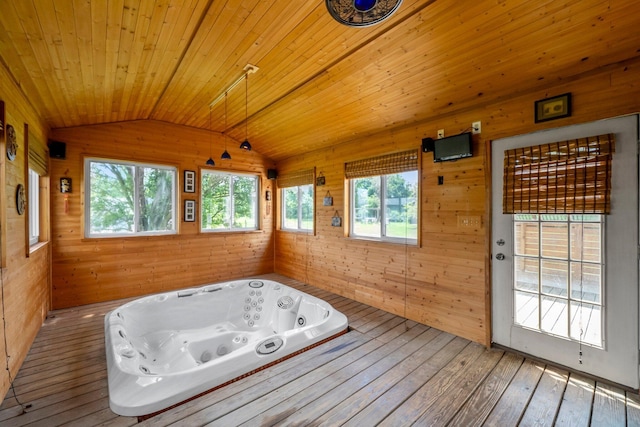 5373 Summit Rd SW, Pataskala, OH 43062 - sunroom / solarium featuring a jacuzzi and vaulted ceiling