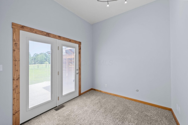 5373 Summit Rd SW, Pataskala, OH 43062 - entryway featuring light colored carpet