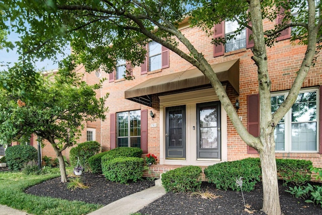 7911 Verandah Ct Unit 58, Powell, OH 43065 - property entrance with brick siding