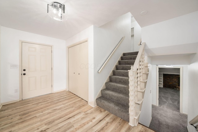 1571 Vinton Ave, Columbus, OH 43220 - foyer entrance with wood finished floors and stairs
